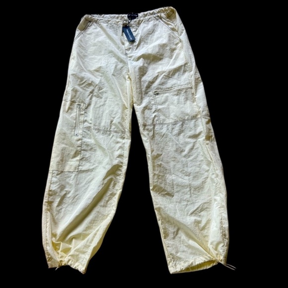 Pretty little thing, ladies, parachute pants, ladies, size 2NWT yellow - Picture 1 of 12